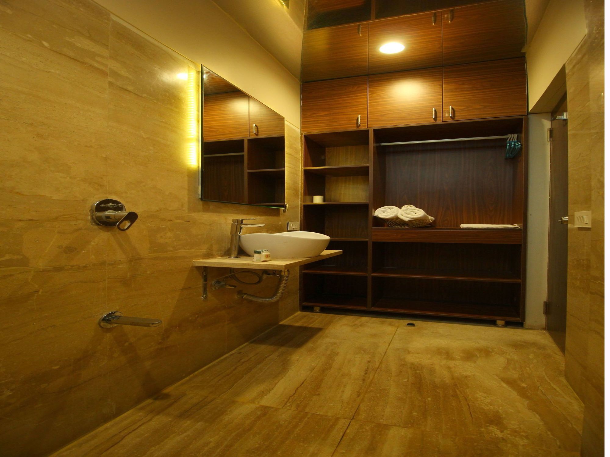 Oyo 8992 Hotel Kyra Αχμπανταμπάντ Εξωτερικό φωτογραφία