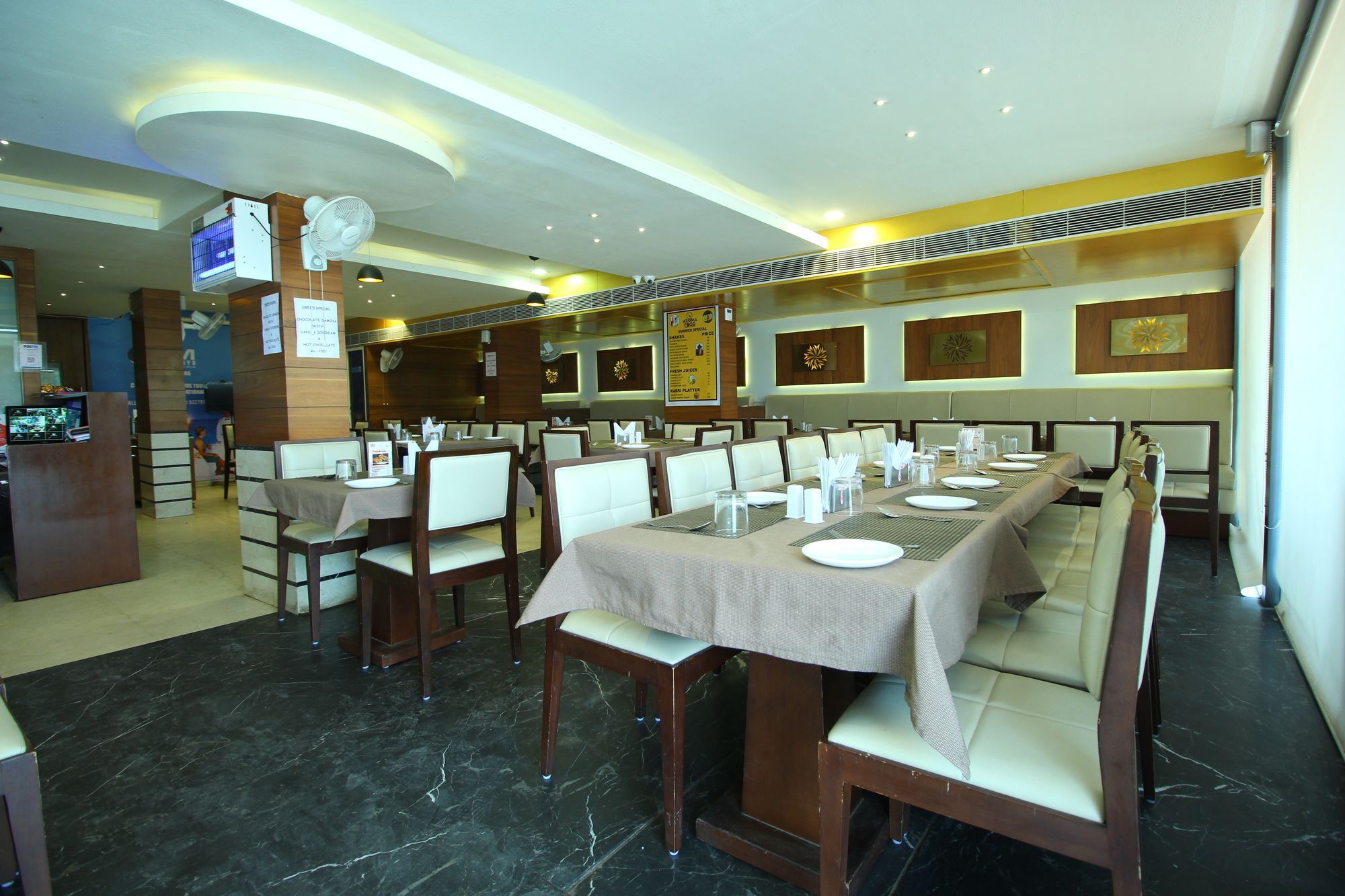 Oyo 8992 Hotel Kyra Αχμπανταμπάντ Εξωτερικό φωτογραφία
